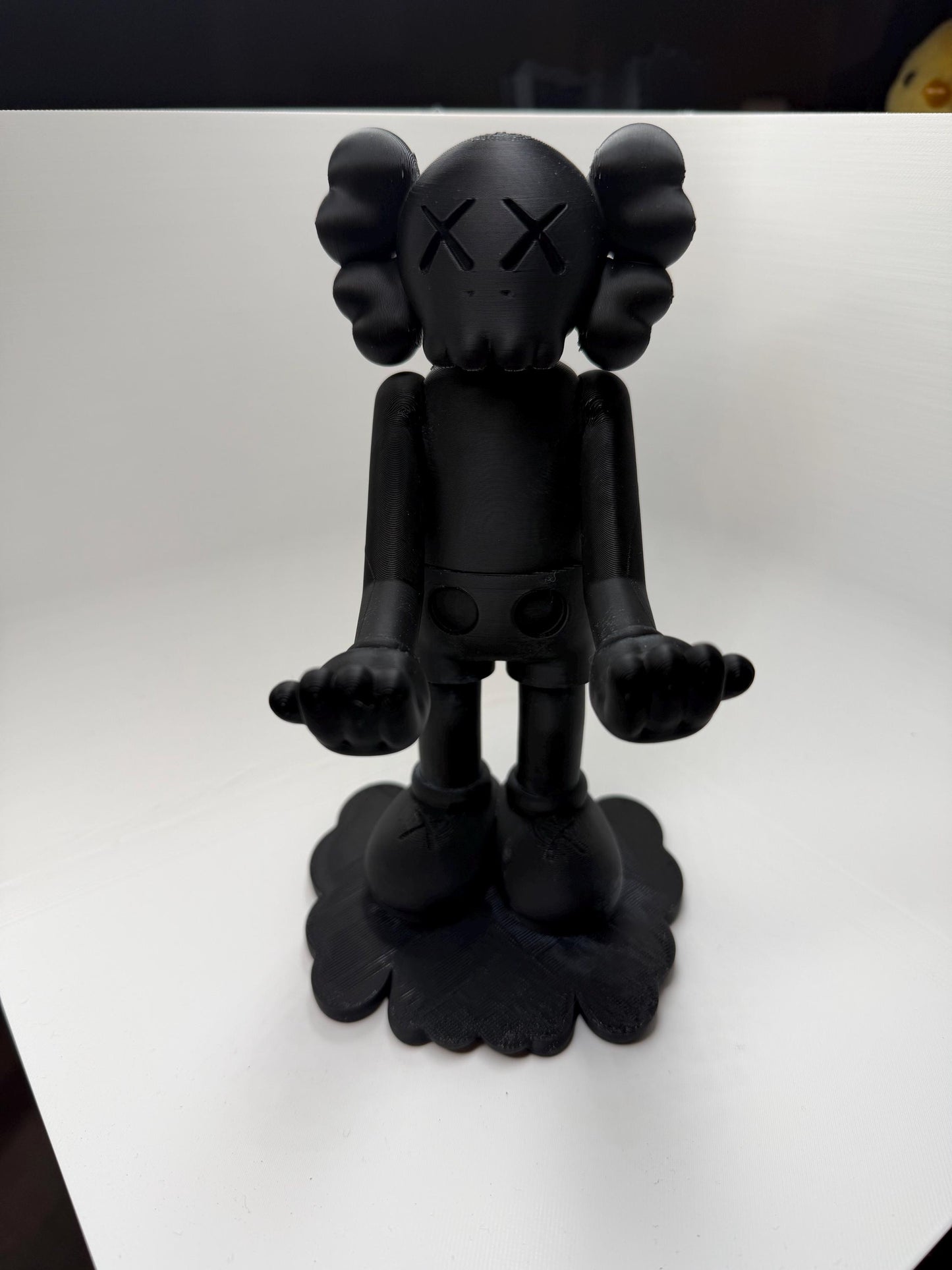 Kaws Style Phone Controller Holder – Customizable Street Art Desk Display